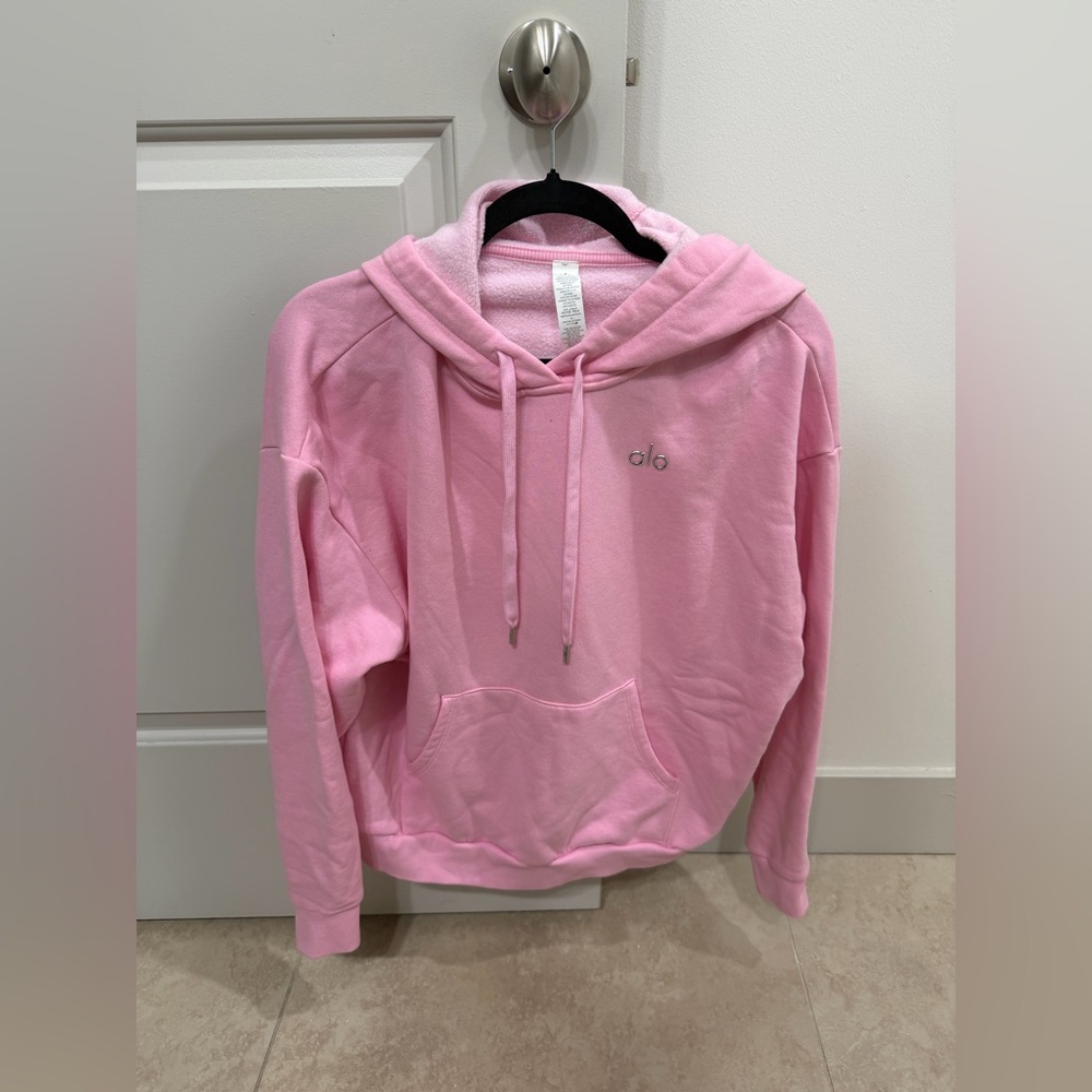 Alo Yoga Small Pink Accolade Hoodie. 💕⚡️ - Picture 1 of 3